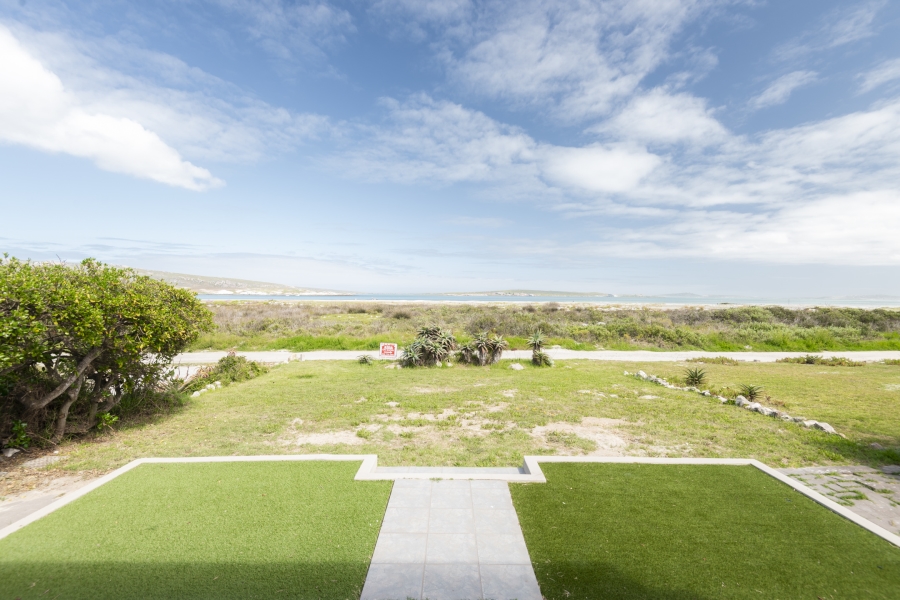 4 Bedroom Property for Sale in Middedorp Western Cape